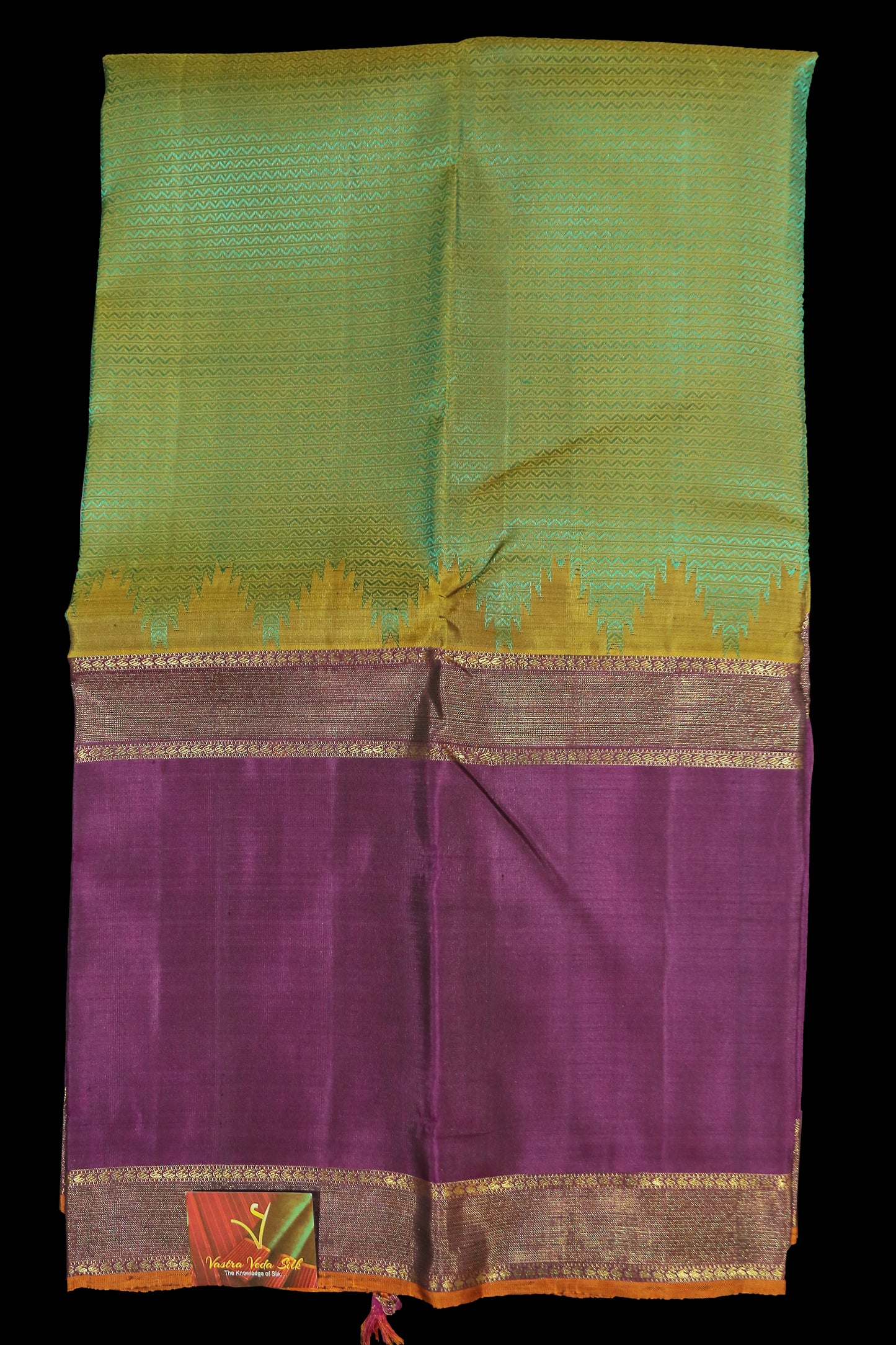 Double shade green with purple veldhari