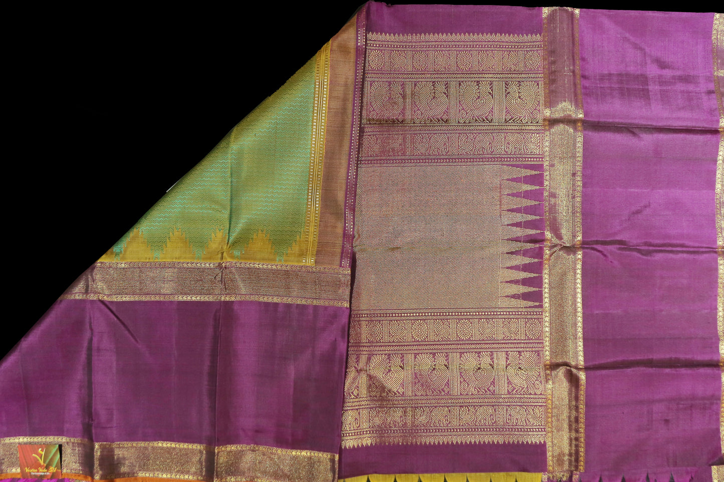 Double shade green with purple veldhari