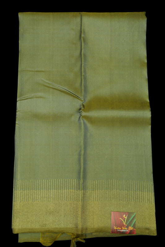 Ettukol double shade green saree