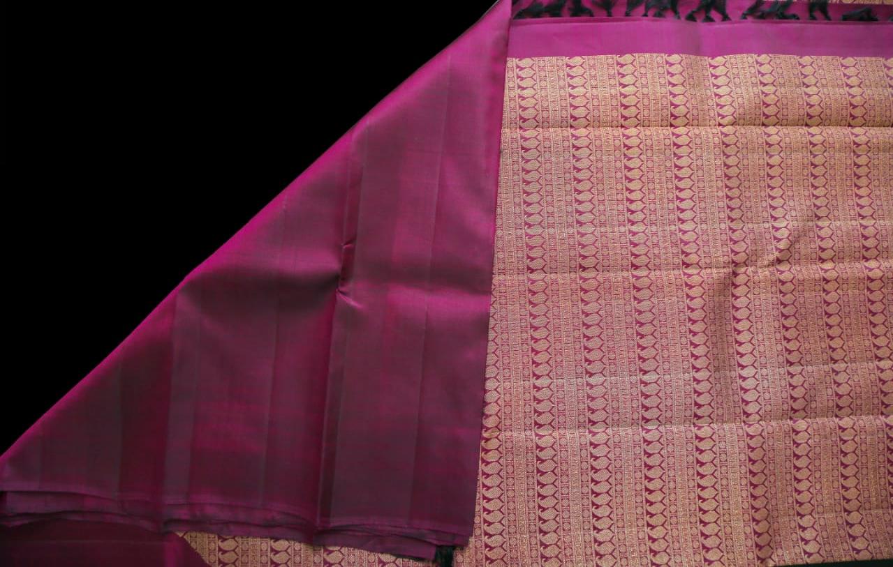 Majenta raising border saree