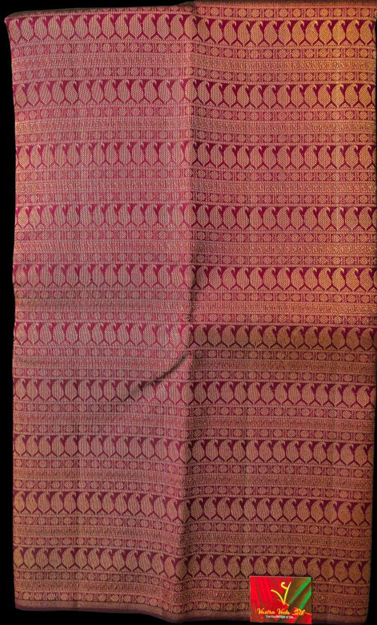 Majenta raising border saree